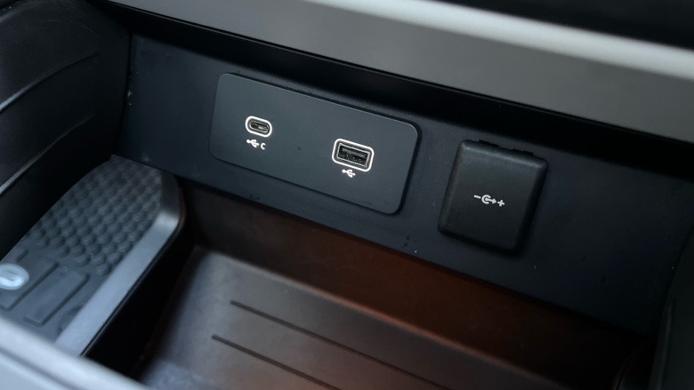 Land Rover Defender 3.0 D250 X-Dynamic HSE 110 5dr Auto Diesel Estate